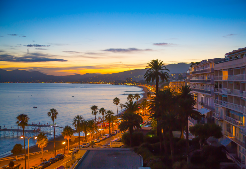 Private chauffeur transfer from Nice to Cannes in a Mercedes
