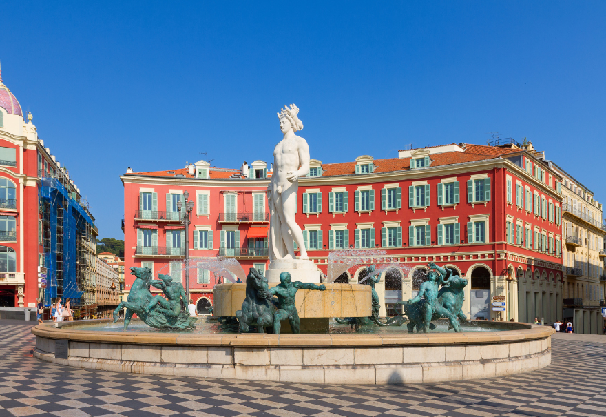 Taxi to Nice Airport compared with a private chauffeur in a Mercedes