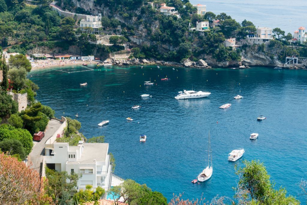 How Much Is a Taxi from the Côte d’Azur to Nice Airport? Fixed Fares, Apps and a More Comfortable Alternative