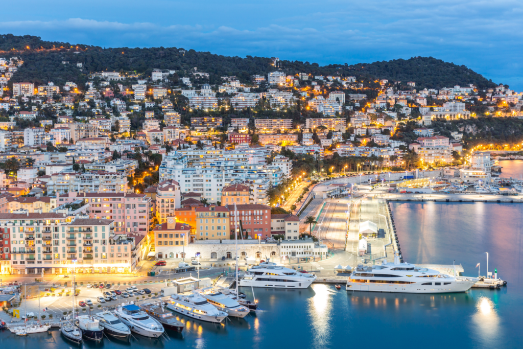 How Close Are the Main Attractions in Nice to Each Other?