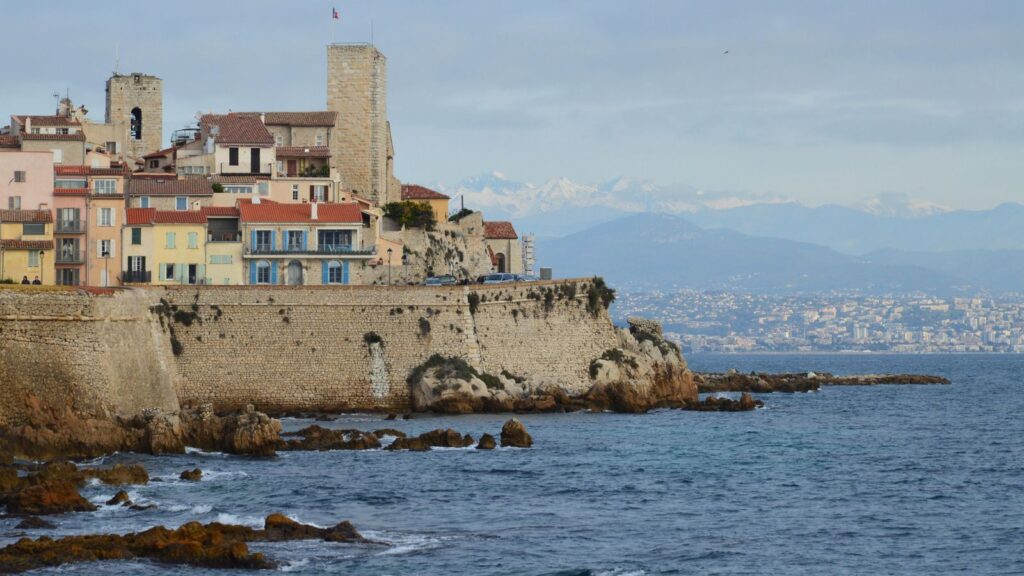 Nice to Antibes: Distance, Train, Bus or Private Chauffeur